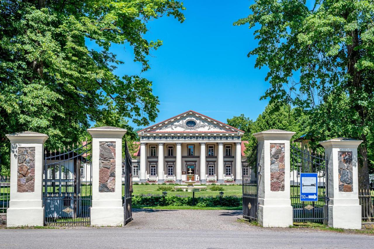 Taujenu Dvaro Sveciu Namai Taujenai Exterior photo